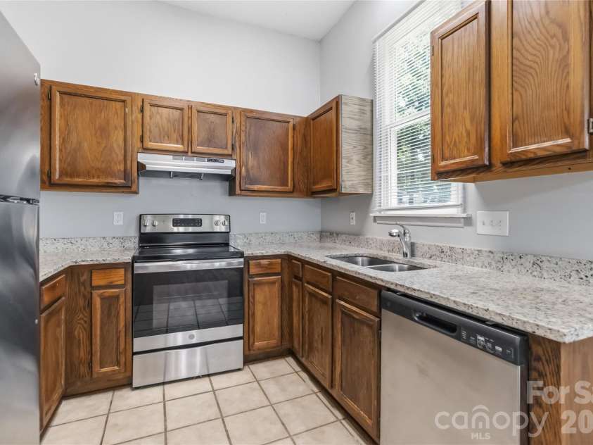6136 Sunbridge Court, Charlotte, NC 28269.  MLS# CAR4401311, YatesRealty ID 35415. 