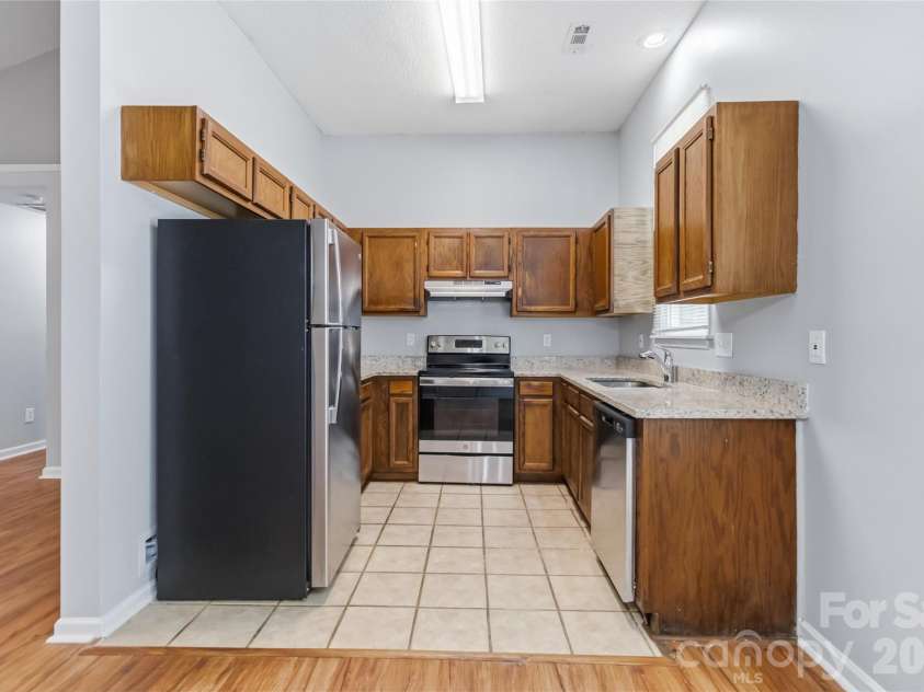 6136 Sunbridge Court, Charlotte, NC 28269.  MLS# CAR4401311, YatesRealty ID 35415. 