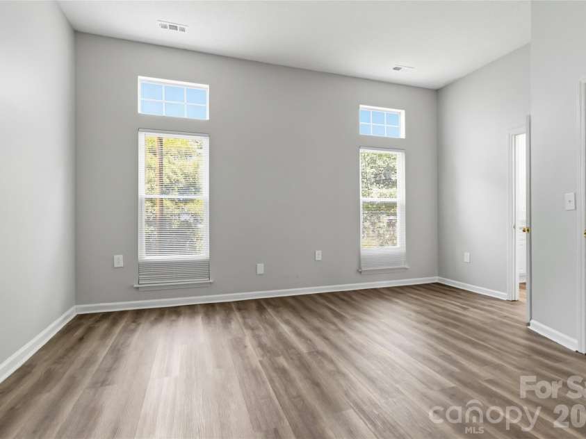 6136 Sunbridge Court, Charlotte, NC 28269.  MLS# CAR4401311, YatesRealty ID 35415. 