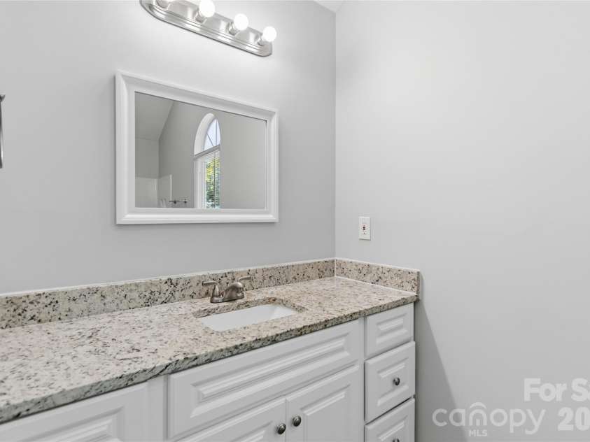 6136 Sunbridge Court, Charlotte, NC 28269.  MLS# CAR4401311, YatesRealty ID 35415. Ensuite
