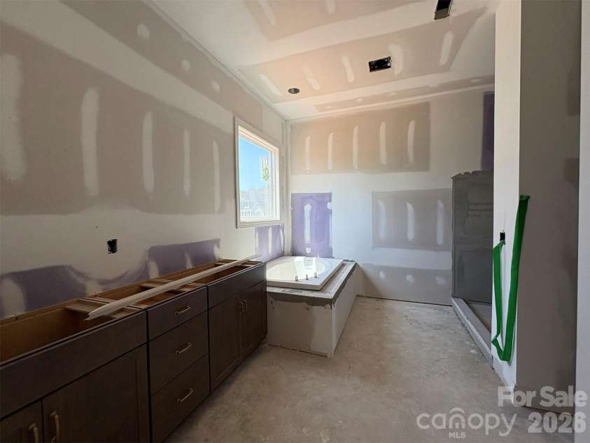 11012 Tyler Brook Lane, Mint Hill, NC 28227.  MLS# CAR4400226, YatesRealty ID 35418. Premier Bath