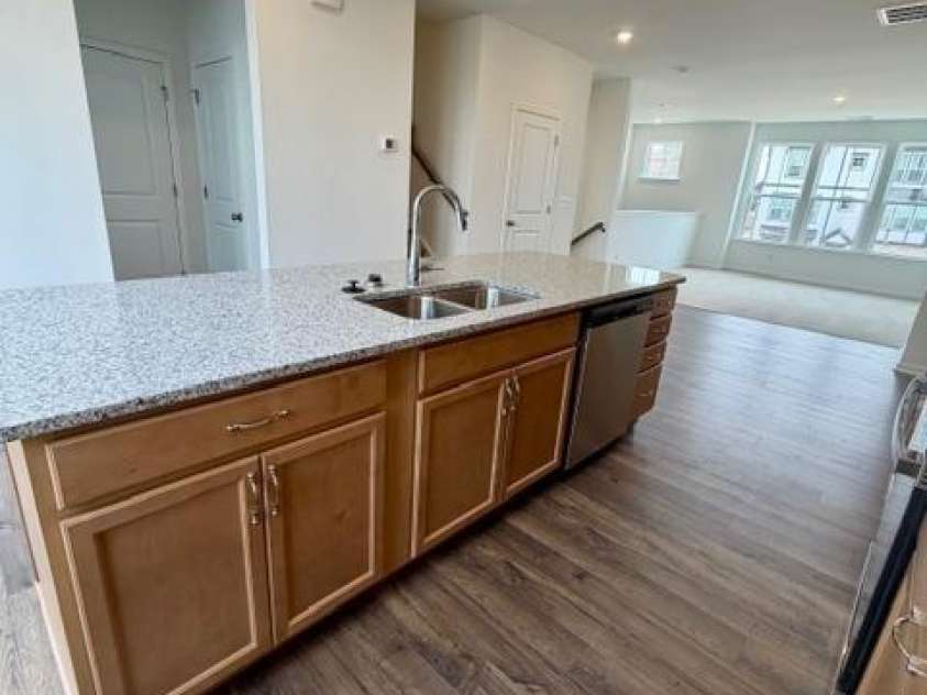 549 Annie Lowery Way, Davidson, NC 28036.  MLS# CAR4353734, YatesRealty ID 3542. Kitchen- 2nd level