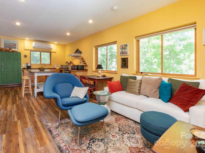 212 Yates Avenue, Black Mountain, NC 28711.  MLS# CAR4297191, YatesRealty ID 35420. Apartment Living Room