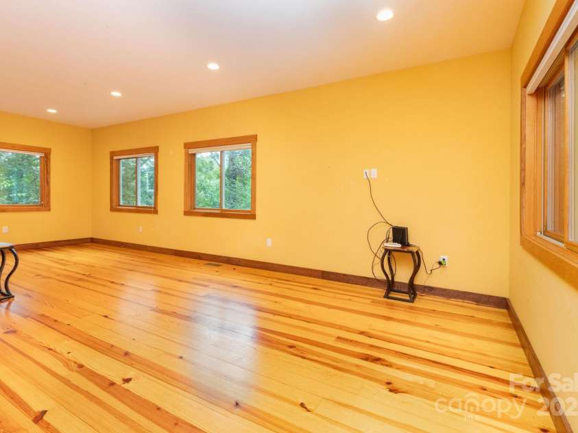 212 Yates Avenue, Black Mountain, NC 28711.  MLS# CAR4297191, YatesRealty ID 35420. Living Room