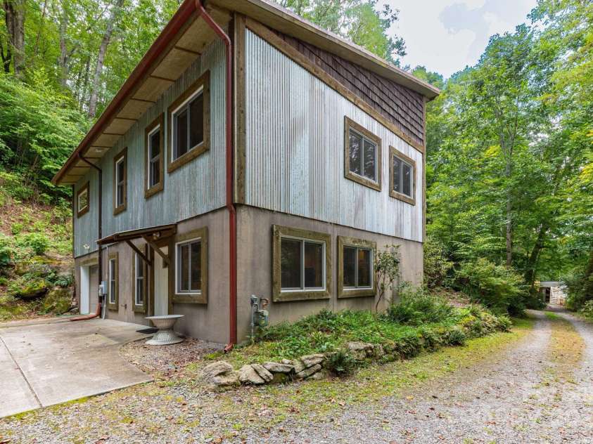 212 Yates Avenue, Black Mountain, NC 28711.  MLS# CAR4297191, YatesRealty ID 35420. Side View of Home