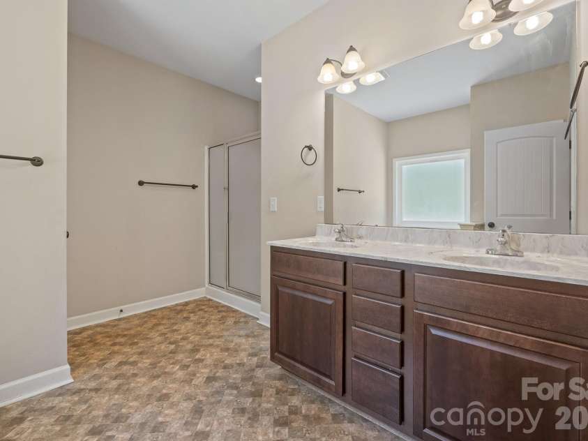 4628 Cayton Drive, Maiden, NC 28650.  MLS# CAR4401296, YatesRealty ID 35420. 