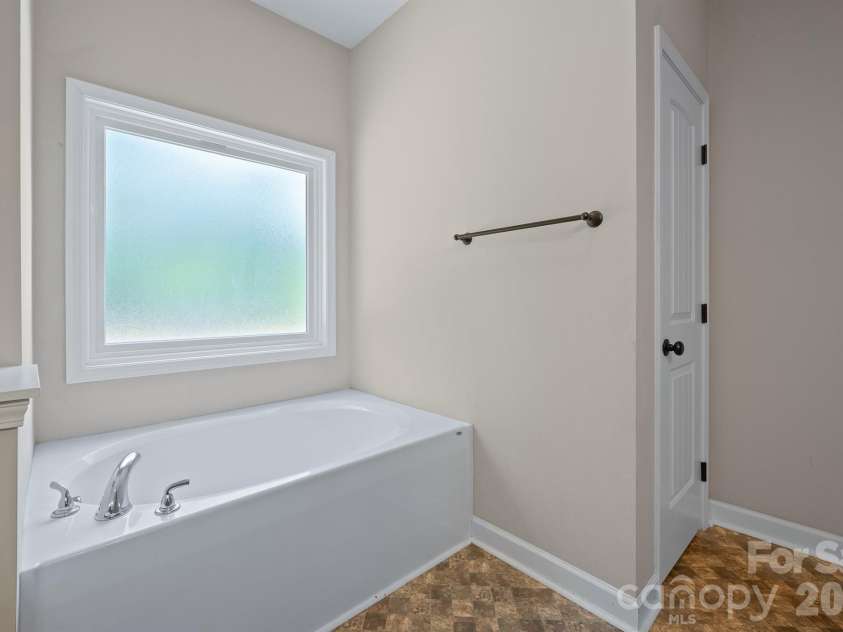 4628 Cayton Drive, Maiden, NC 28650.  MLS# CAR4401296, YatesRealty ID 35420. 