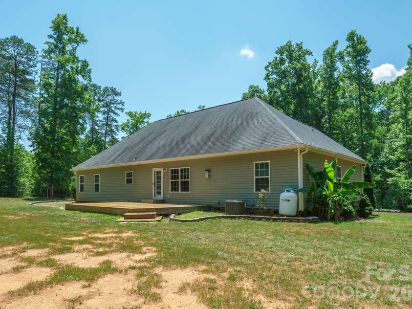 4628 Cayton Drive, Maiden, NC 28650.  MLS# CAR4401296, YatesRealty ID 35420. 