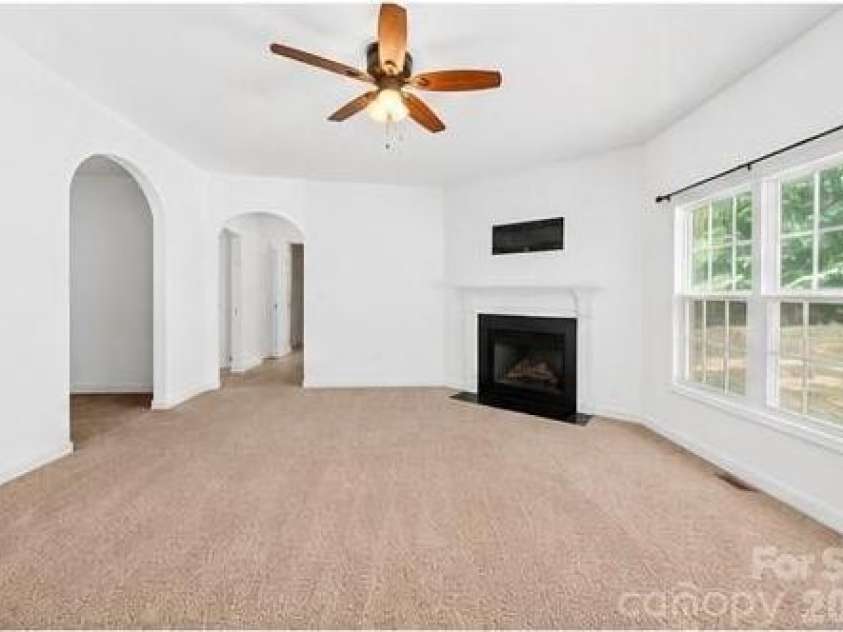 4628 Cayton Drive, Maiden, NC 28650.  MLS# CAR4401296, YatesRealty ID 35420. 