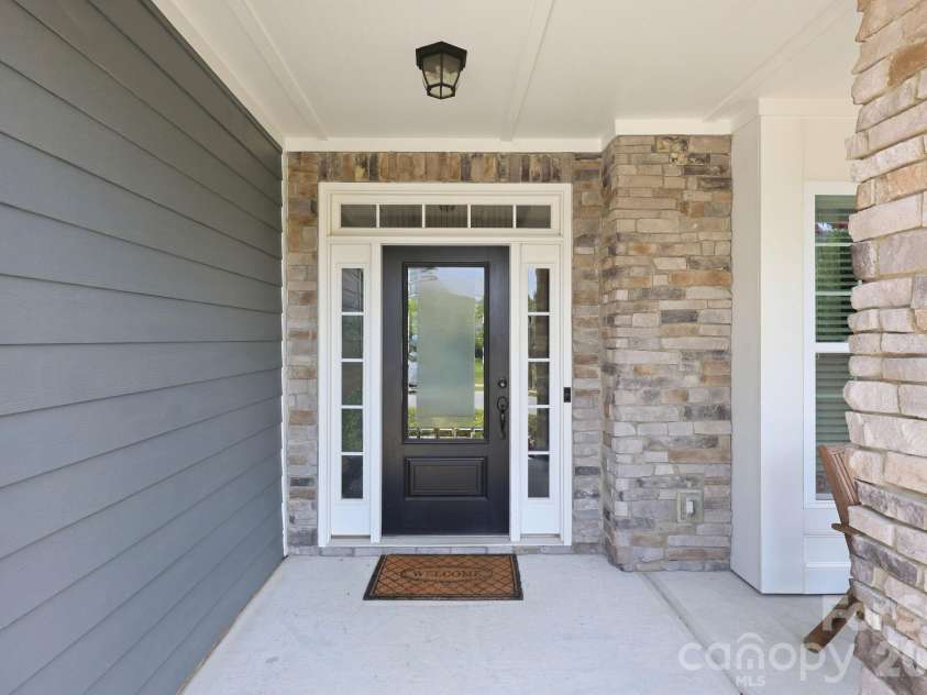 10648 Sky Chase Avenue, Concord, NC 28027.  MLS# CAR4398953, YatesRealty ID 35421. Beautiful Entryway