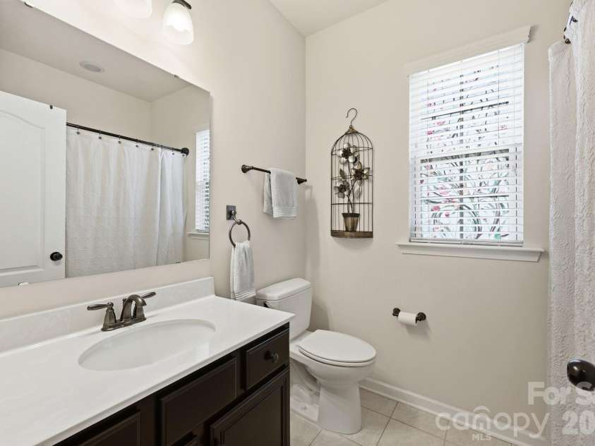 10648 Sky Chase Avenue, Concord, NC 28027.  MLS# CAR4398953, YatesRealty ID 35421. Main Level Full Bath