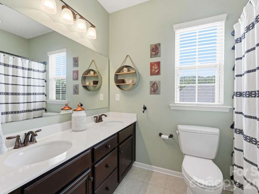 10648 Sky Chase Avenue, Concord, NC 28027.  MLS# CAR4398953, YatesRealty ID 35421. Upstairs Full Bath