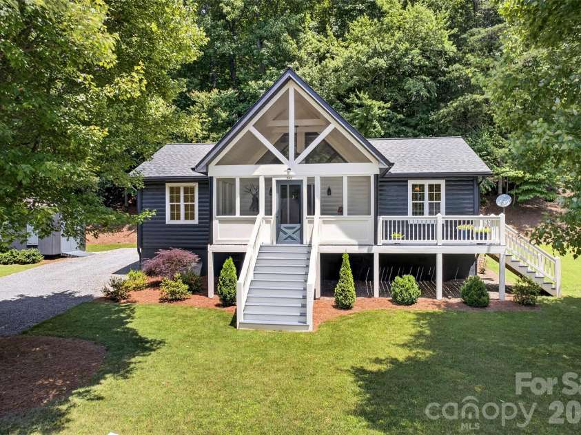 243 Riversound Village, Hayesville, NC 28904.  MLS# CAR4401377, YatesRealty ID 35422. 