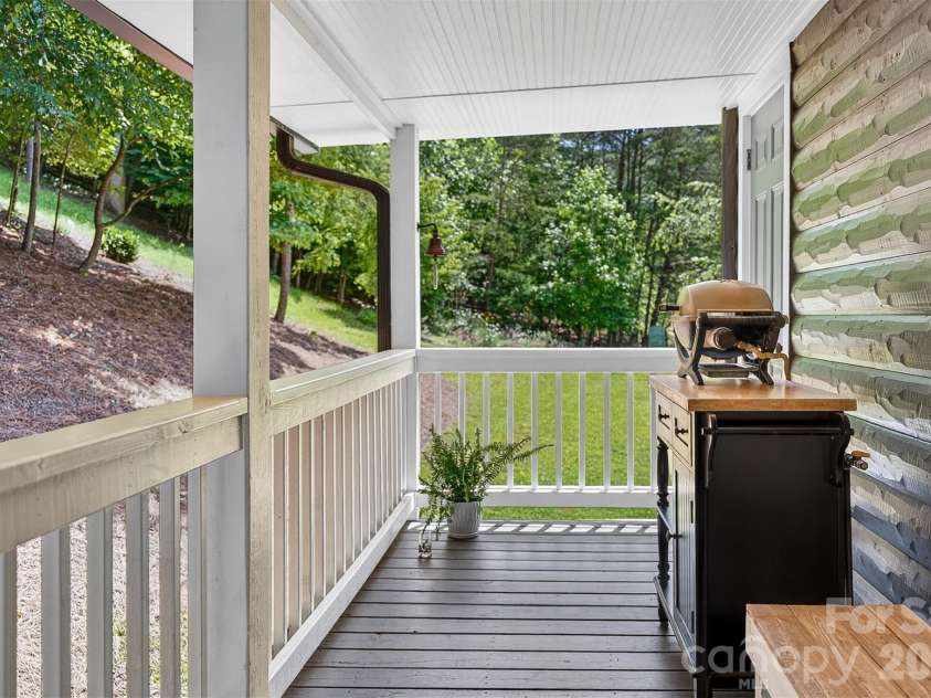 243 Riversound Village, Hayesville, NC 28904.  MLS# CAR4401377, YatesRealty ID 35422. 