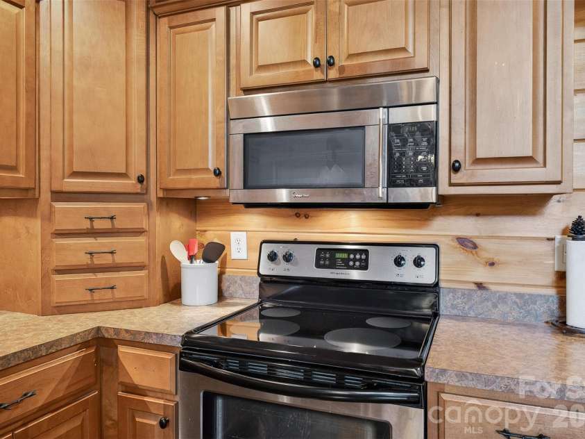 243 Riversound Village, Hayesville, NC 28904.  MLS# CAR4401377, YatesRealty ID 35422. 