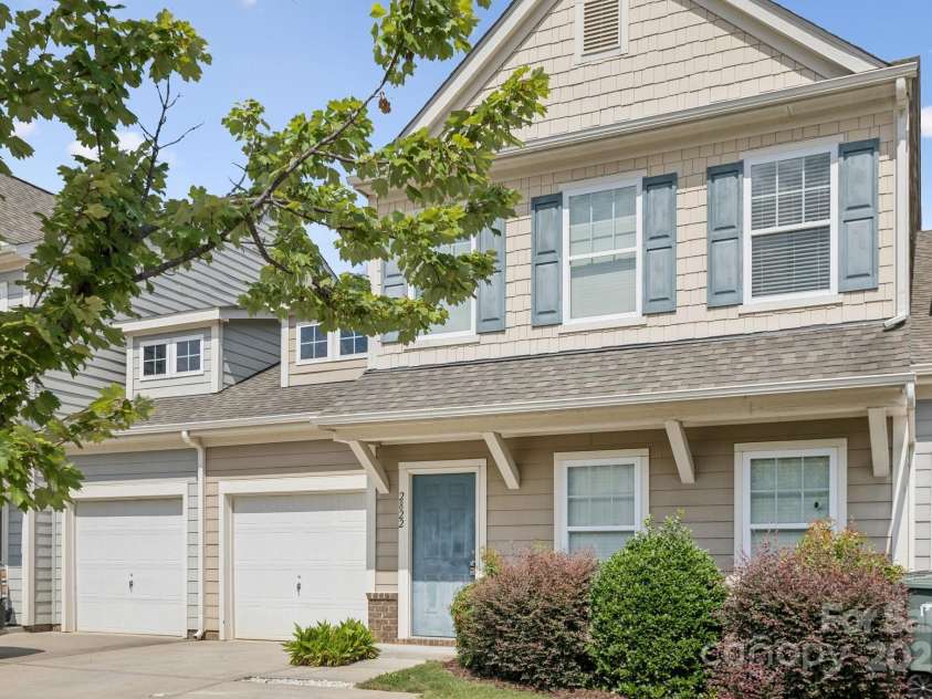2822 Hopeton Court, Monroe, NC 28110.  MLS# CAR4285934, YatesRealty ID 35422. Welcome Home to this amazing floorplan with primary bedroom on the main floor!
