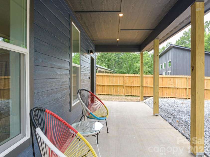 112 Shady Oak Drive, Asheville, NC 28803.  MLS# CAR4362528, YatesRealty ID 35424. 