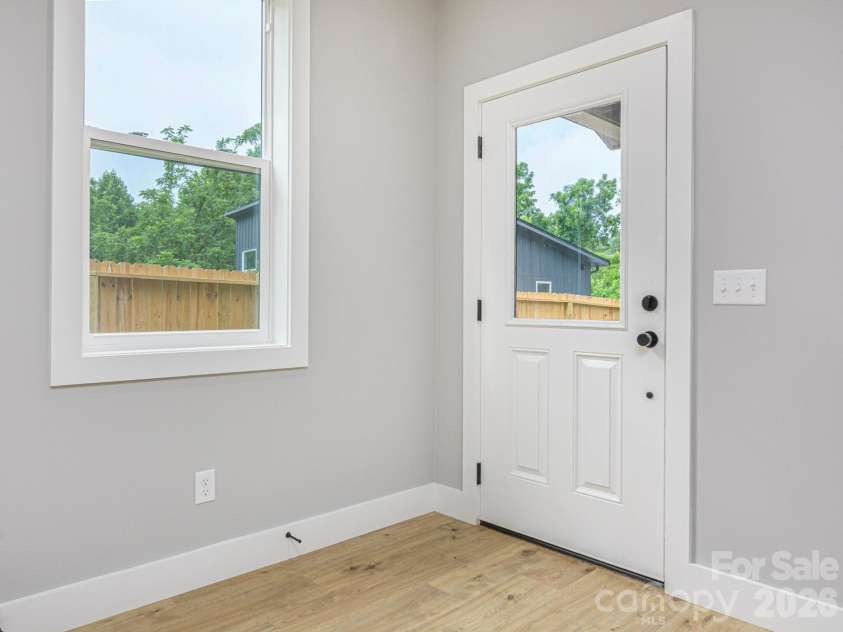 112 Shady Oak Drive, Asheville, NC 28803.  MLS# CAR4362528, YatesRealty ID 35424. 