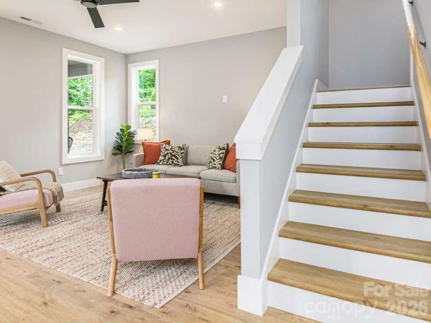 112 Shady Oak Drive, Asheville, NC 28803.  MLS# CAR4362528, YatesRealty ID 35424. 
