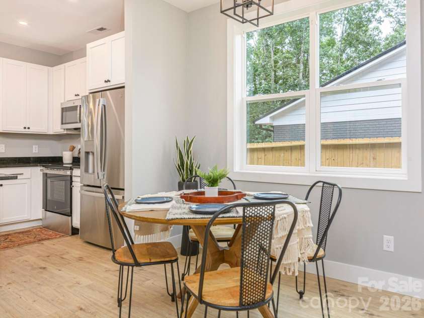 112 Shady Oak Drive, Asheville, NC 28803.  MLS# CAR4362528, YatesRealty ID 35424. 