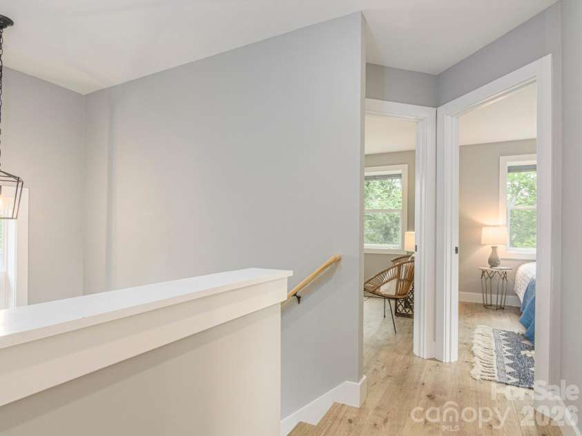 112 Shady Oak Drive, Asheville, NC 28803.  MLS# CAR4362528, YatesRealty ID 35424. 