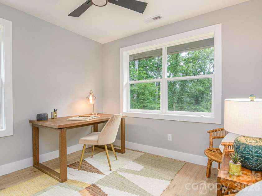 112 Shady Oak Drive, Asheville, NC 28803.  MLS# CAR4362528, YatesRealty ID 35424. 