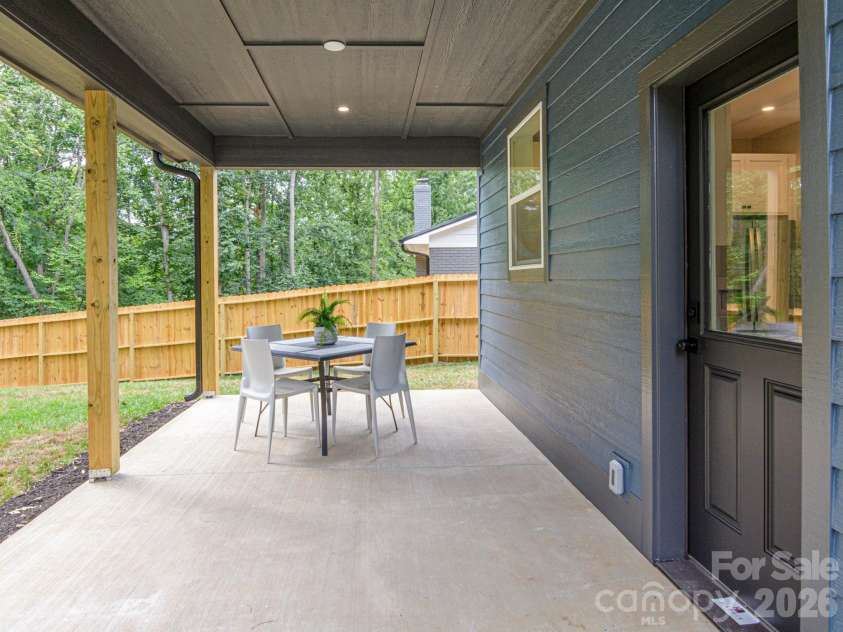 112 Shady Oak Drive, Asheville, NC 28803.  MLS# CAR4362528, YatesRealty ID 35424. 