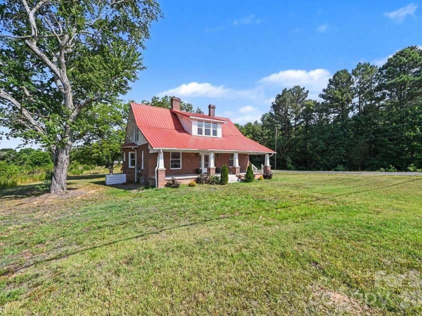 1675 Main Street, China Grove, NC 28023.  MLS# CAR4401097, YatesRealty ID 35425. 