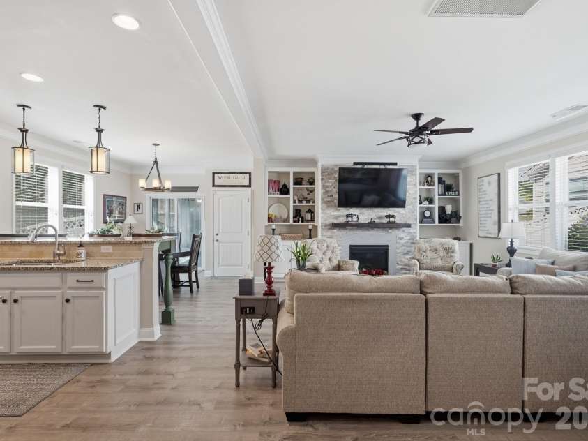 3127 Kelsey Plaza, Kannapolis, NC 28081.  MLS# CAR4397726, YatesRealty ID 35427. 
