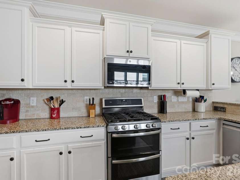 3127 Kelsey Plaza, Kannapolis, NC 28081.  MLS# CAR4397726, YatesRealty ID 35427. 