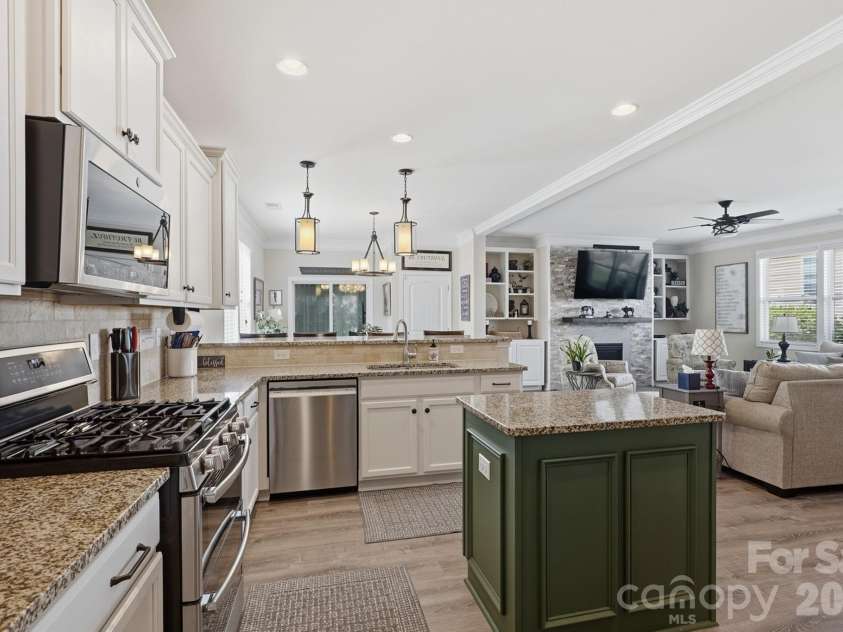 3127 Kelsey Plaza, Kannapolis, NC 28081.  MLS# CAR4397726, YatesRealty ID 35427. 