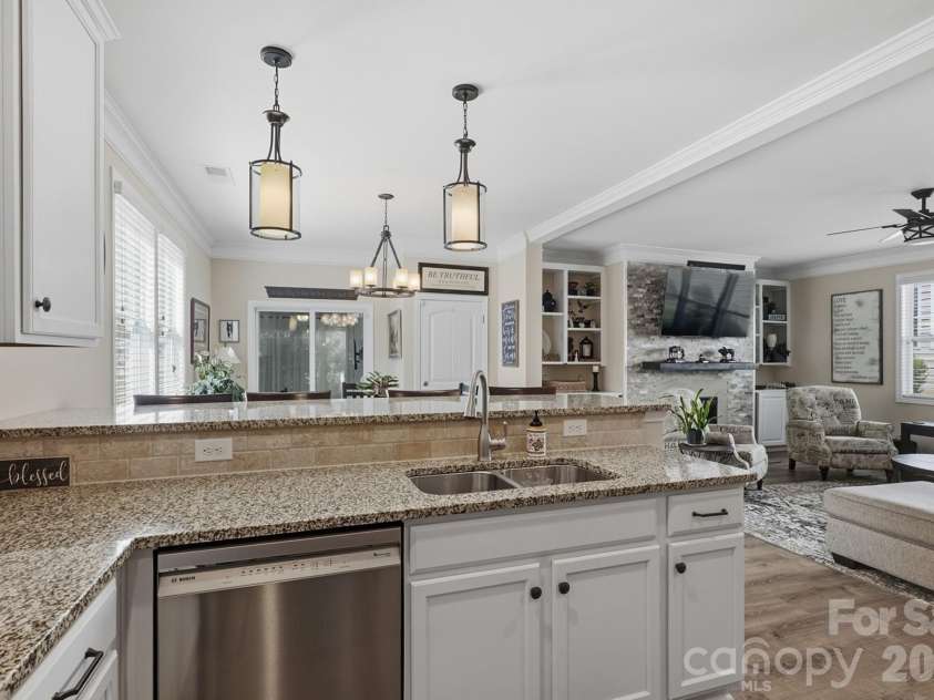 3127 Kelsey Plaza, Kannapolis, NC 28081.  MLS# CAR4397726, YatesRealty ID 35427. 