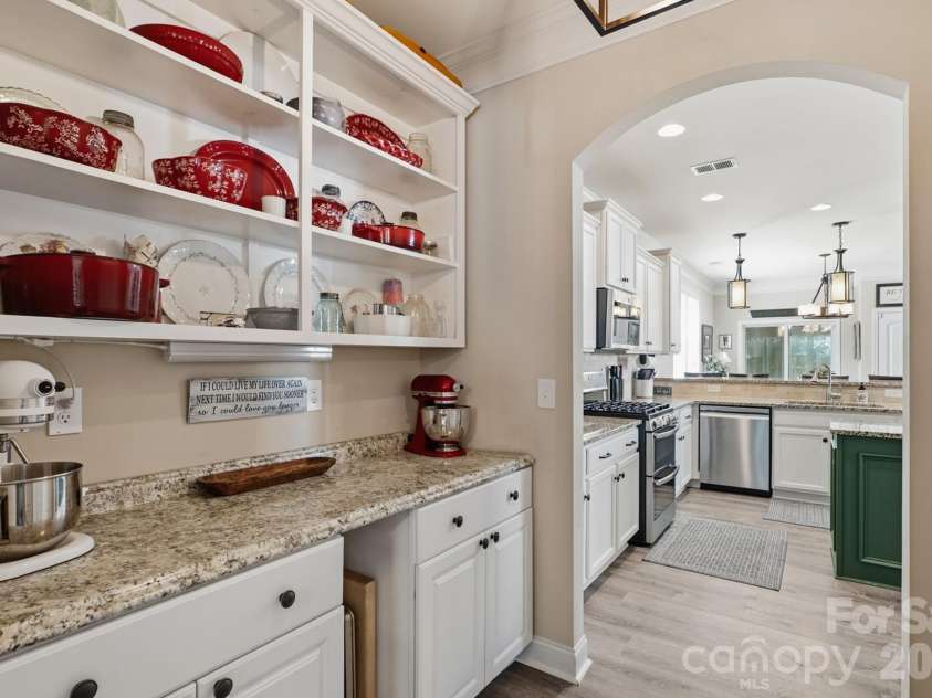 3127 Kelsey Plaza, Kannapolis, NC 28081.  MLS# CAR4397726, YatesRealty ID 35427. 
