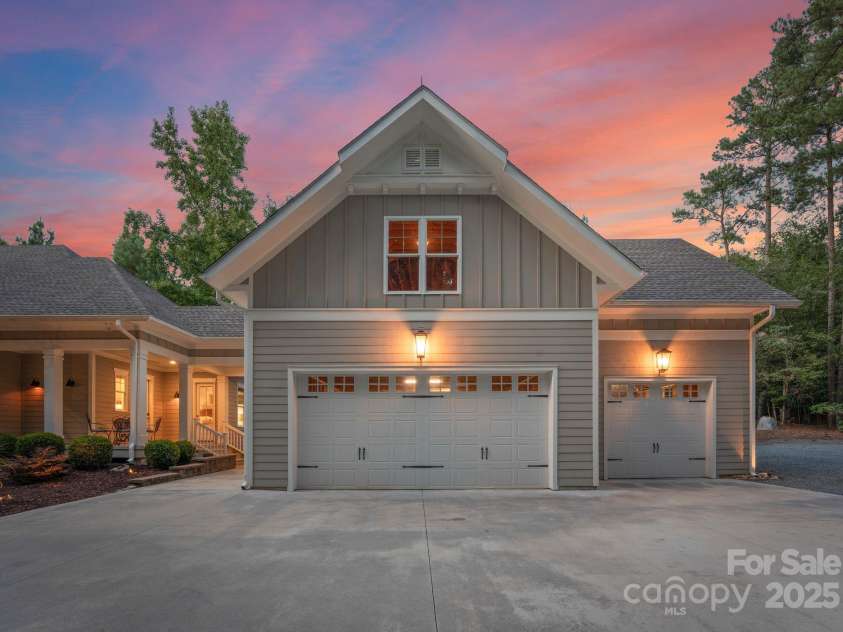 483 Stonemarker Road, Mooresville, NC 28117.  MLS# CAR4280946, YatesRealty ID 35427. 