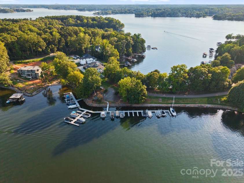 483 Stonemarker Road, Mooresville, NC 28117.  MLS# CAR4280946, YatesRealty ID 35427. 