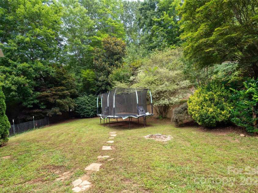 19 Timber Park Drive, Black Mountain, NC 28711.  MLS# CAR4285509, YatesRealty ID 35428. Front yard
