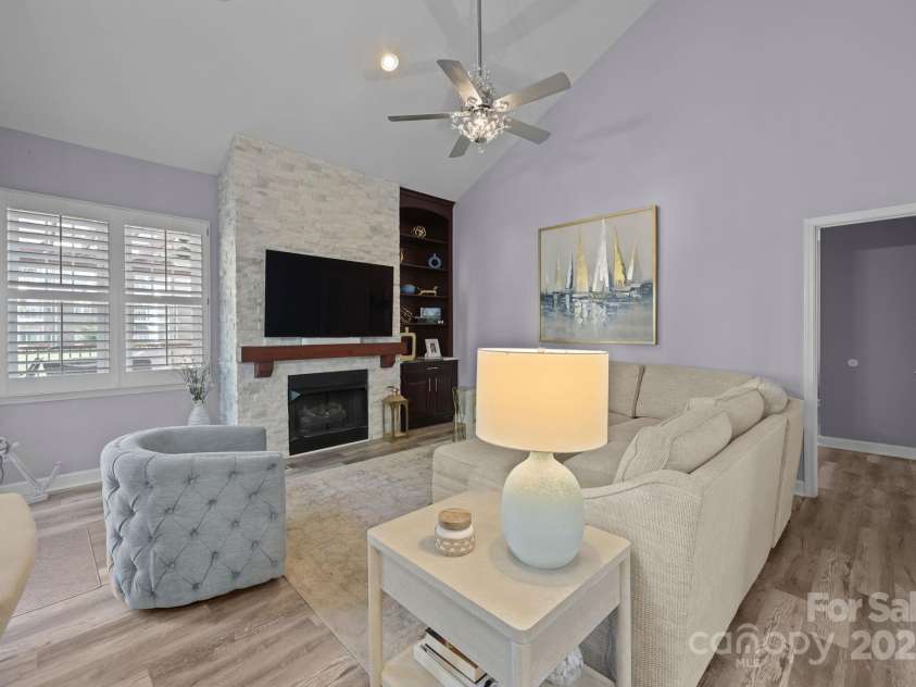 18405 Harborside Drive, Cornelius, NC 28031.  MLS# CAR4295512, YatesRealty ID 35429. Living room
