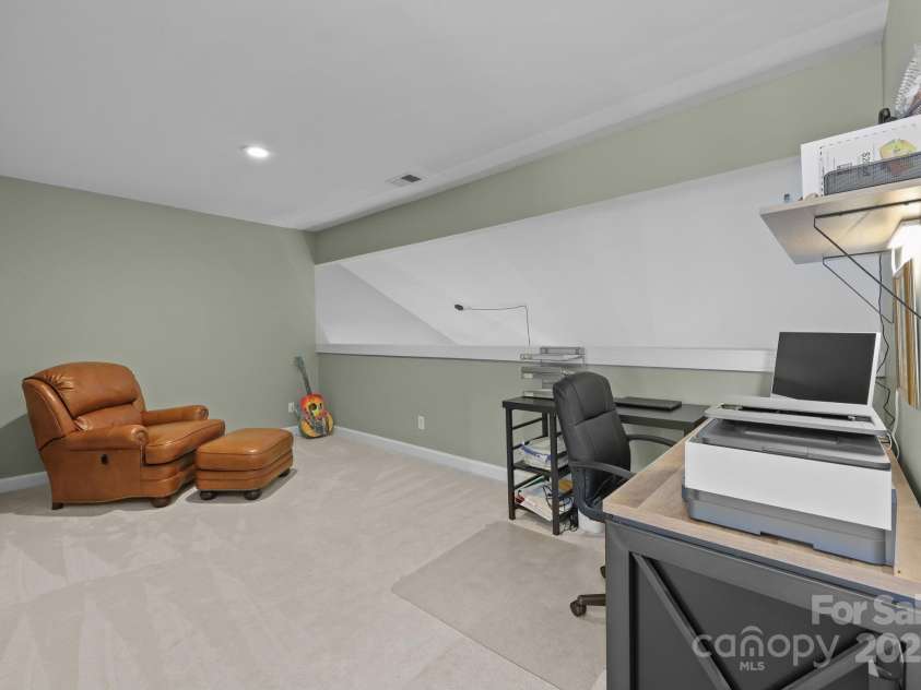 18405 Harborside Drive, Cornelius, NC 28031.  MLS# CAR4295512, YatesRealty ID 35429. Loft/office