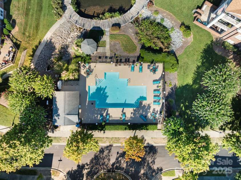 18405 Harborside Drive, Cornelius, NC 28031.  MLS# CAR4295512, YatesRealty ID 35429. Townhome pool