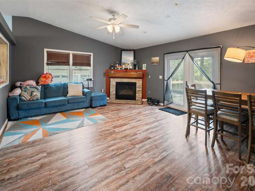 2114 Margaret Drive, Mount Airy, NC 27030.  MLS# CAR4393169, YatesRealty ID 35429. 