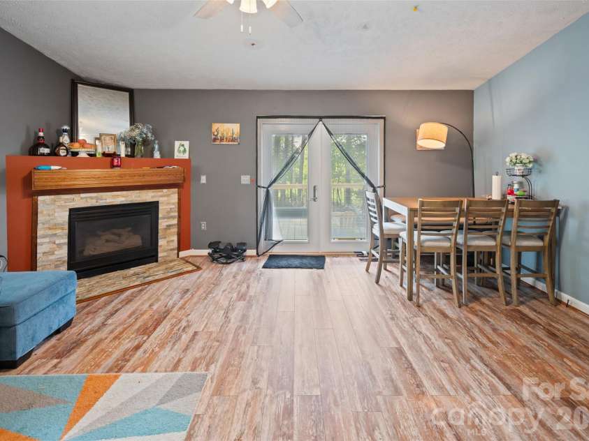 2114 Margaret Drive, Mount Airy, NC 27030.  MLS# CAR4393169, YatesRealty ID 35429. 