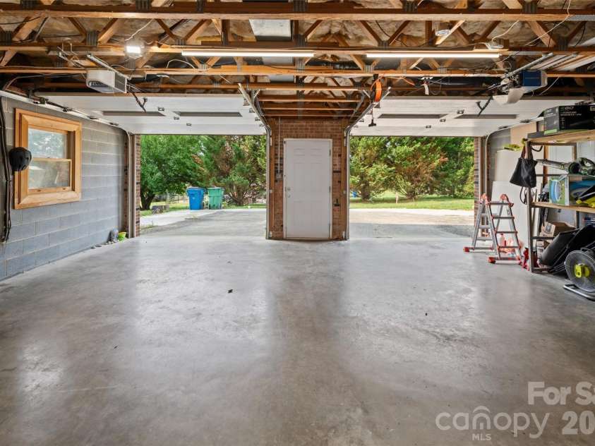 2114 Margaret Drive, Mount Airy, NC 27030.  MLS# CAR4393169, YatesRealty ID 35429. 