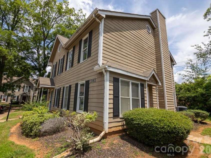 3142 Driftwood Drive, Charlotte, NC 28205.  MLS# CAR4399113, YatesRealty ID 35430. 
