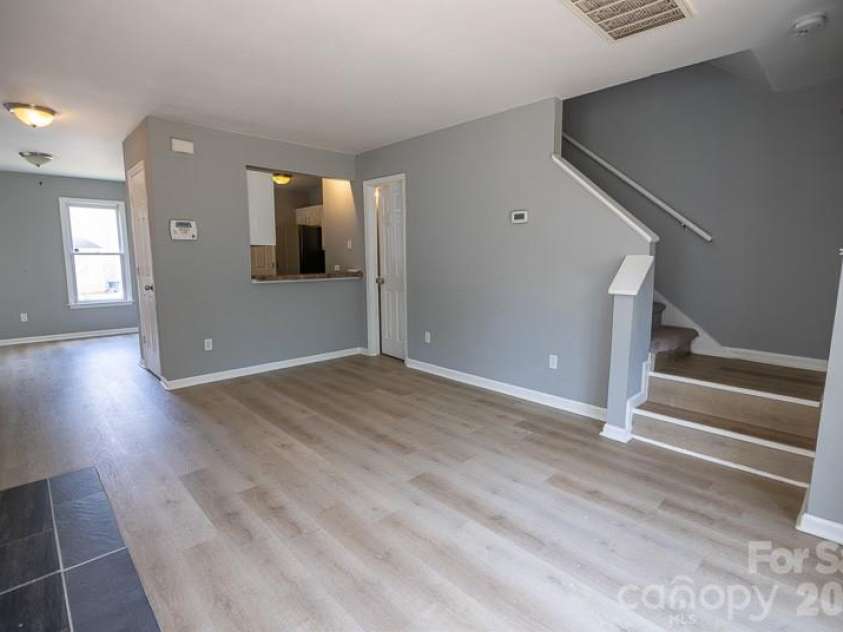 3142 Driftwood Drive, Charlotte, NC 28205.  MLS# CAR4399113, YatesRealty ID 35430. 