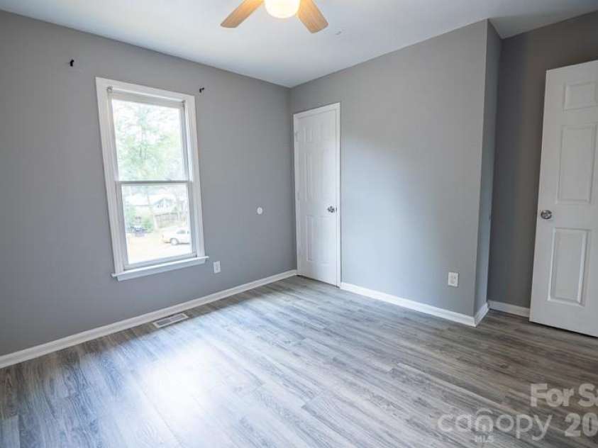 3142 Driftwood Drive, Charlotte, NC 28205.  MLS# CAR4399113, YatesRealty ID 35430. 