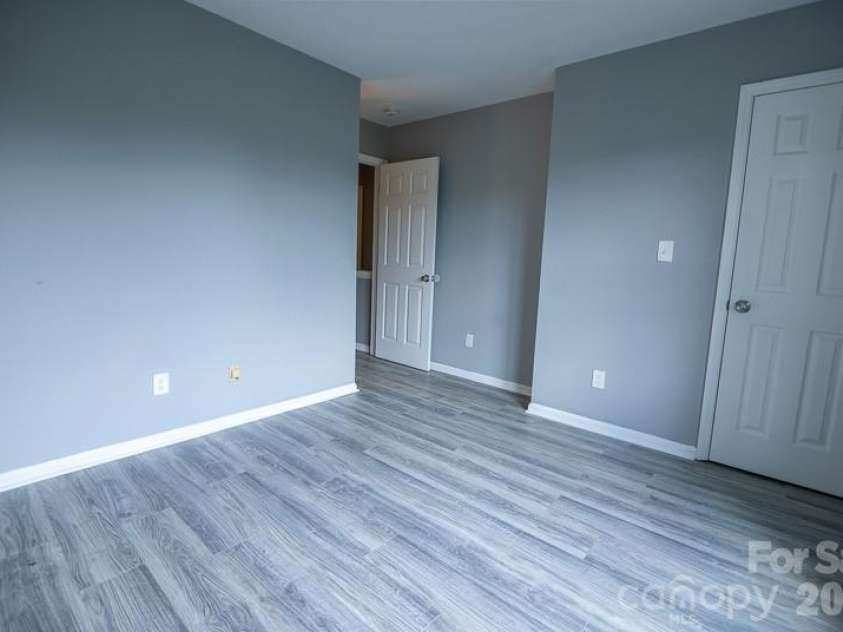 3142 Driftwood Drive, Charlotte, NC 28205.  MLS# CAR4399113, YatesRealty ID 35430. 