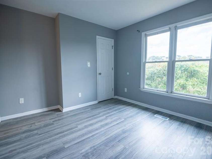 3142 Driftwood Drive, Charlotte, NC 28205.  MLS# CAR4399113, YatesRealty ID 35430. 