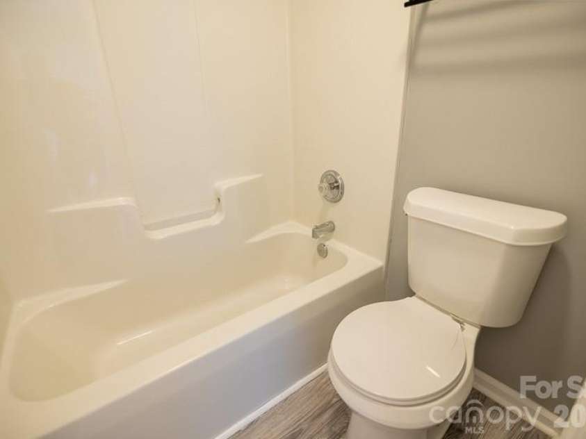 3142 Driftwood Drive, Charlotte, NC 28205.  MLS# CAR4399113, YatesRealty ID 35430. 