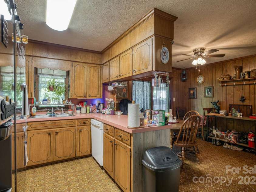 4620 Montclaire Avenue, Morganton, NC 28655.  MLS# CAR4287148, YatesRealty ID 35430. 