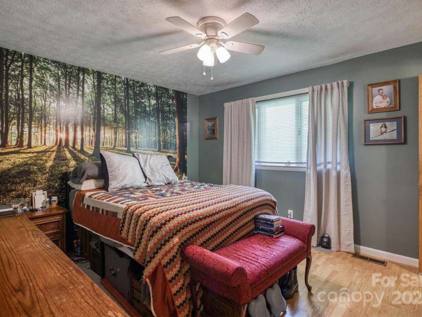 4620 Montclaire Avenue, Morganton, NC 28655.  MLS# CAR4287148, YatesRealty ID 35430. 